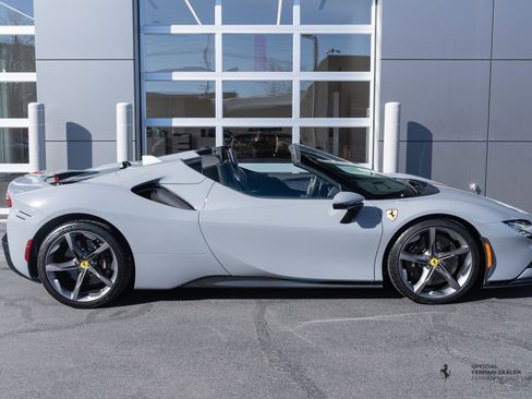 Used 2024 Ferrari SF90 Spider Convertible image 13