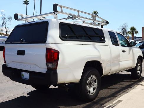 Used 2022 Toyota Tacoma SR image 13