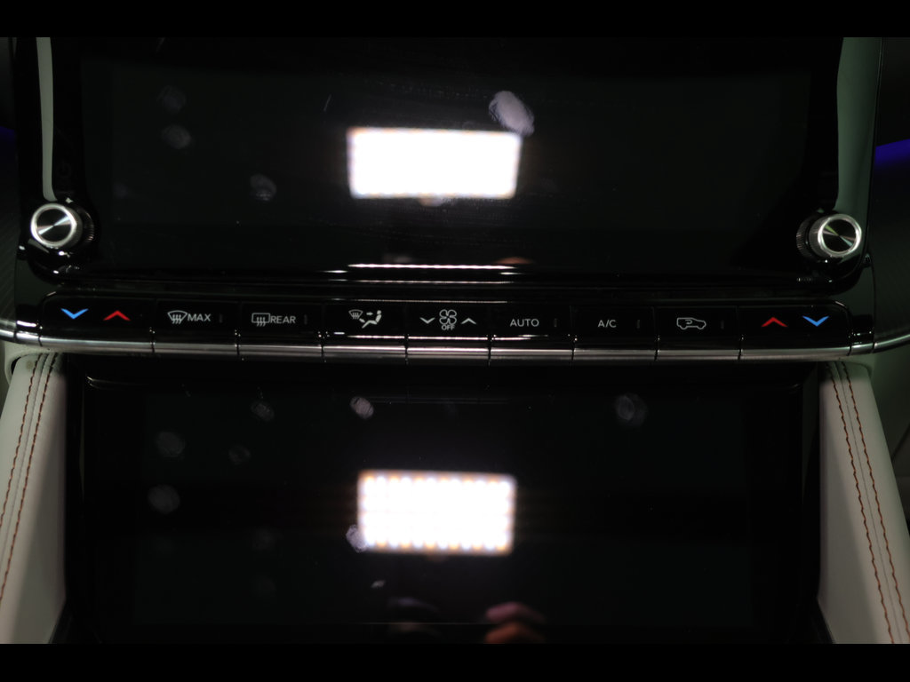 Used 2026 Jeep Grand Wagoneer Summit AWD/4WD image 26
