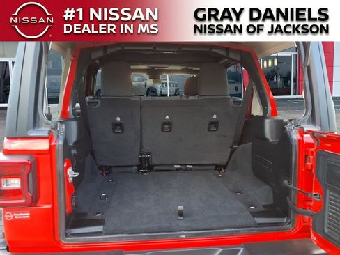 Used 2024 Jeep Wrangler Unlimited Rubicon image 8