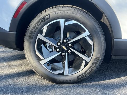 New 2026 Chevrolet Equinox EV LT AWD/4WD image 13