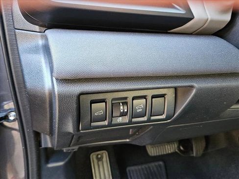 Used 2022 Subaru Outback Premium image 11