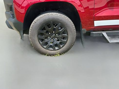 Used 2025 Chevrolet Colorado W/T w/ WT Custom Package RWD image 14