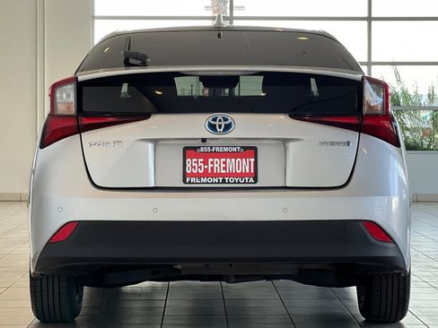 Certified 2021 Toyota Prius LE image 5