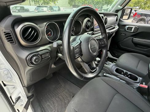 Used 2022 Jeep Wrangler Sport AWD/4WD image 10