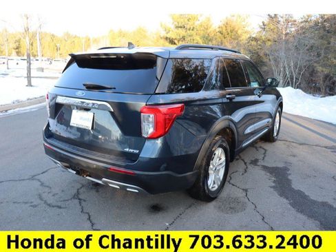 Used 2022 Ford Explorer XLT w/ Equipment Group 202A image 7