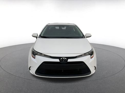 Used 2025 Toyota Corolla LE image 4