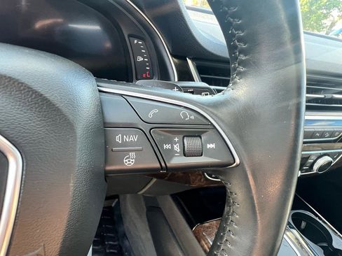 Used 2018 Audi Q7 3.0T Prestige AWD/4WD image 10