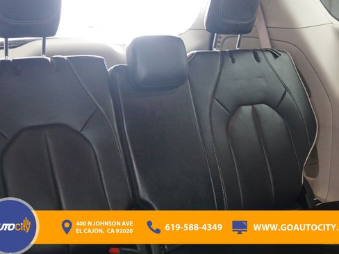 Used 2023 Chrysler Pacifica Limited image 15