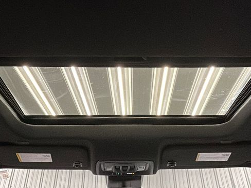 Used 2025 GMC Sierra 1500 AT4 w/ AT4 Premium Package image 35