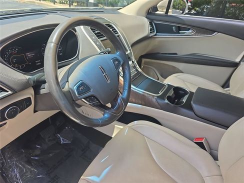 Used 2016 Lincoln MKX Select w/ Select Plus Package FWD image 18