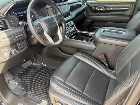 Used 2021 GMC Yukon XL Denali w/ Denali Premium Package image 21