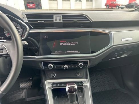 Used 2024 Audi Q3 2.0T Premium Plus w/ Premium Plus Package image 24