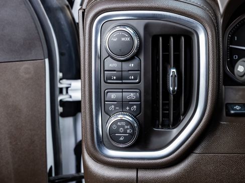 Used 2021 GMC Sierra 3500 Denali w/ Denali Ultimate Package image 22