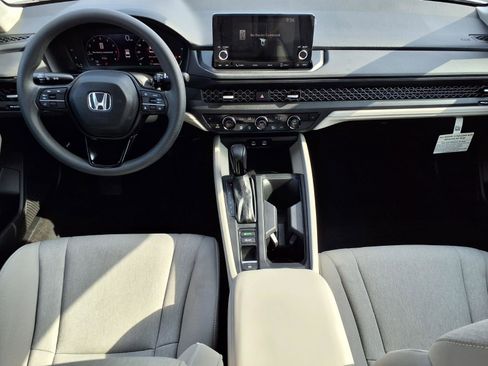 Used 2023 Honda Accord EX image 4