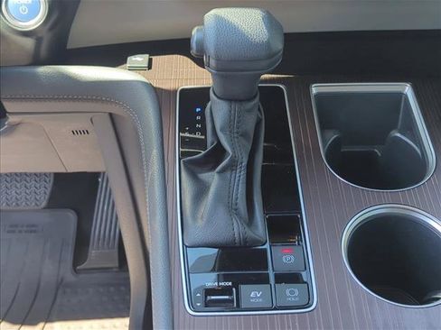 Certified 2024 Toyota Sienna LE image 12