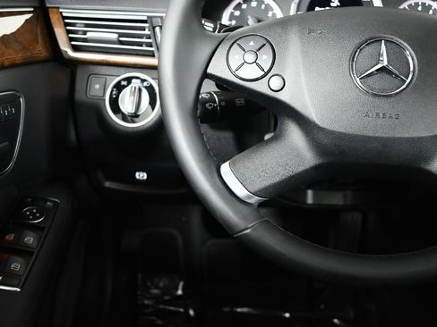 Used 2013 Mercedes-Benz E 350 Sedan image 47