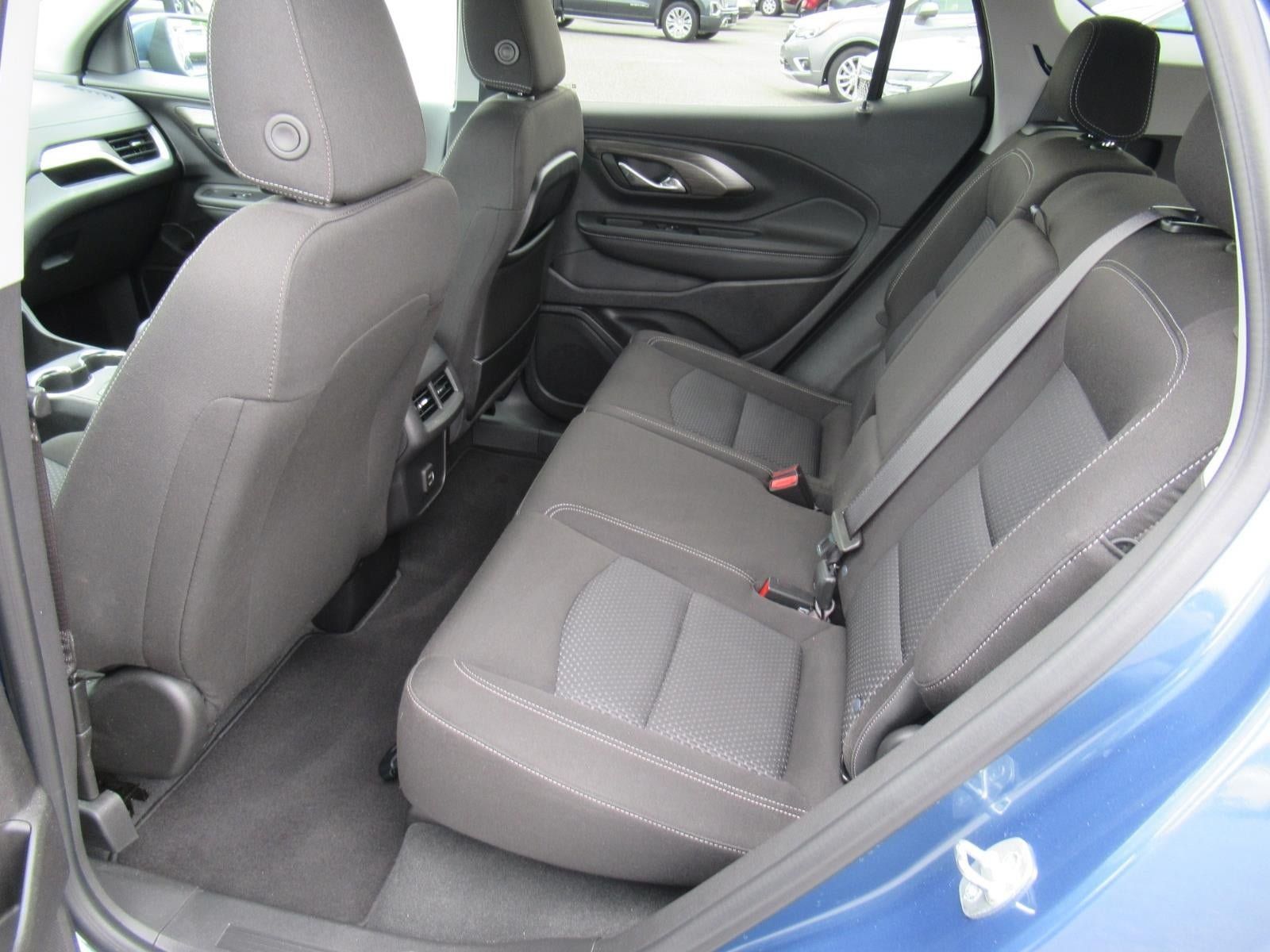 Used 2024 GMC Terrain SLE w/ Driver Convenience Package FWD image 32