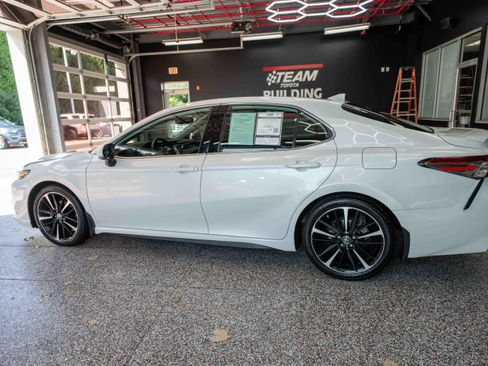 Used 2019 Toyota Camry XSE FWD image 2