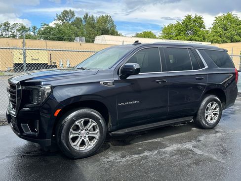 Used 2022 GMC Yukon SLE AWD/4WD image 1