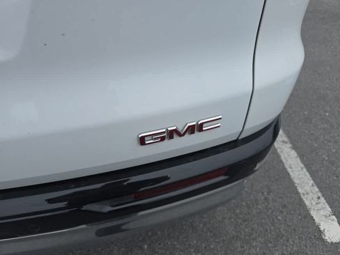 Used 2024 GMC Acadia Denali AWD/4WD image 3