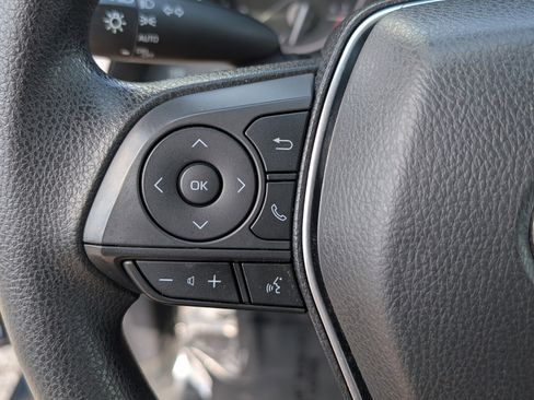 Used 2019 Toyota Camry LE image 21