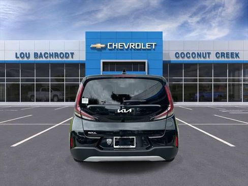 Used 2024 Kia Soul LX w/ Option Group 015 FWD image 7