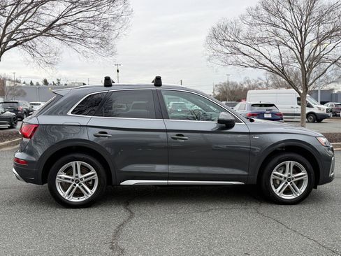 Used 2023 Audi Q5 e Premium w/ Convenience Package image 7