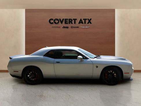 Used 2023 Dodge Challenger SRT Hellcat w/ Driver Convenience Group RWD image 7