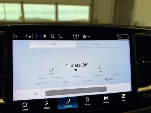 Used 2023 Chrysler Pacifica Touring-L FWD image 24