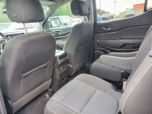 Used 2021 GMC Acadia SLE w/ Driver Convenience Package FWD image 14