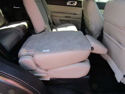 Used 2015 Ford Explorer XLT w/ Equipment Group 202A image 42