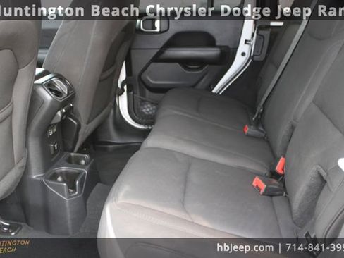 Used 2023 Jeep Wrangler Sahara image 37