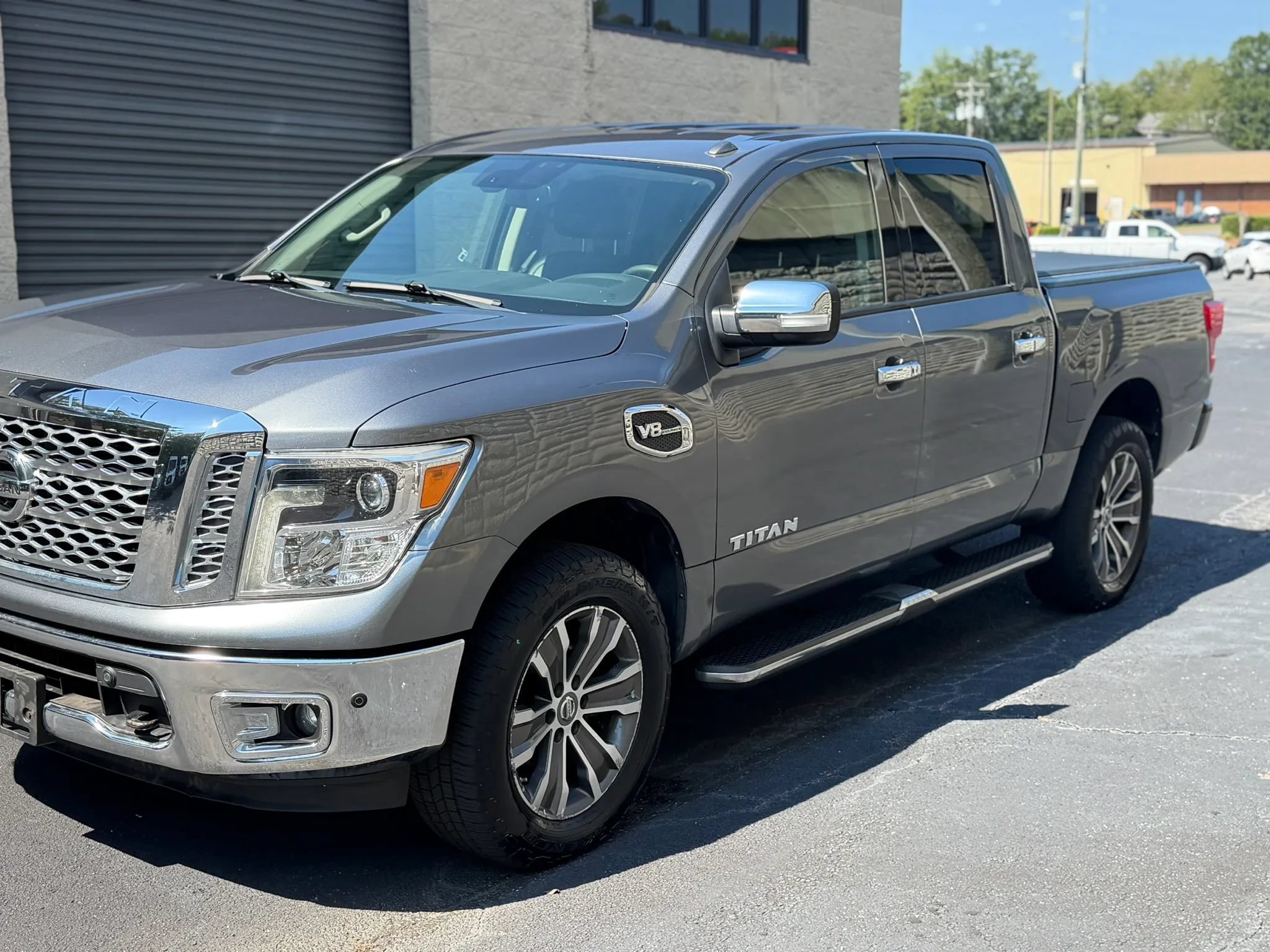 Used 2017 Nissan Titan SL AWD/4WD image 41