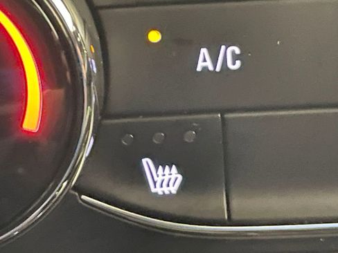 Used 2023 Chevrolet TrailBlazer LT image 31