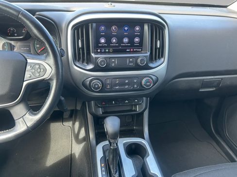 Used 2022 Chevrolet Colorado LT w/ LT Convenience Package AWD/4WD image 16
