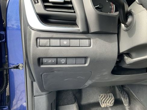 Certified 2023 Nissan Rogue SV image 19