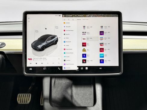 Used 2023 Tesla Model Y Performance AWD/4WD image 10