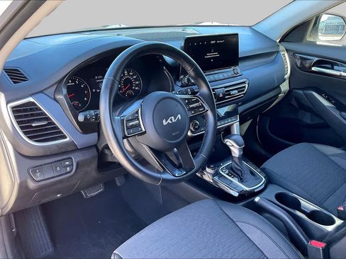 Used 2022 Kia Seltos S FWD image 17