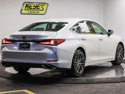 Used 2025 Lexus ES 350 w/ Premium Package FWD image 4