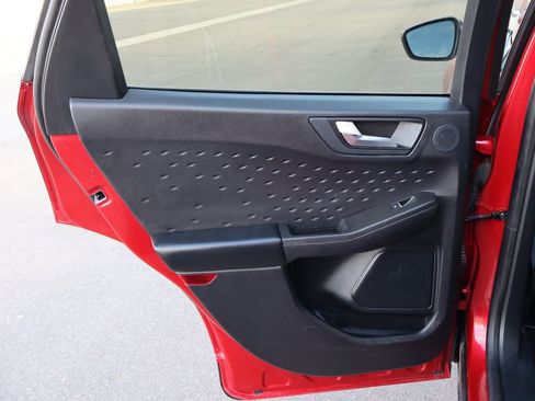 Used 2020 Ford Escape Titanium image 24