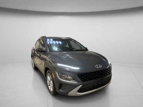 Used 2023 Hyundai Kona SEL w/ Cargo Package image 3