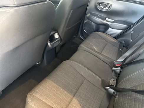 Used 2023 Honda HR-V LX image 11