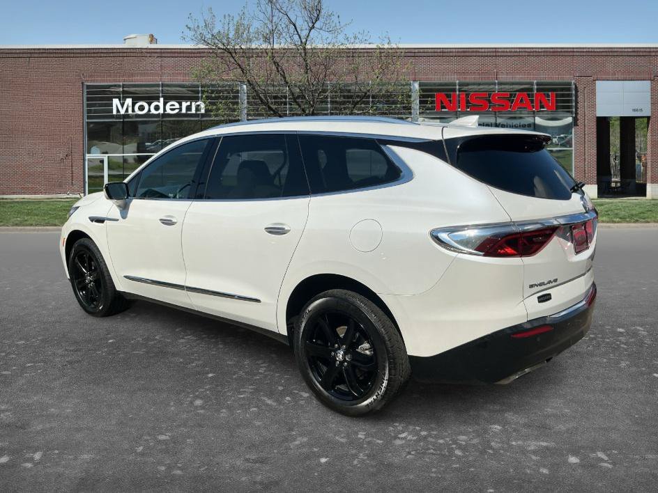 Used 2024 Buick Enclave Essence w/ Experience Buick Package FWD image 2