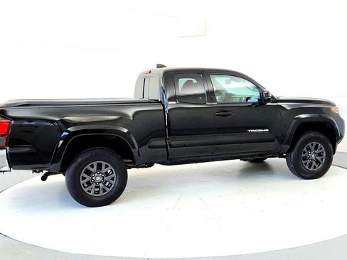 Used 2023 Toyota Tacoma SR5 AWD/4WD image 6