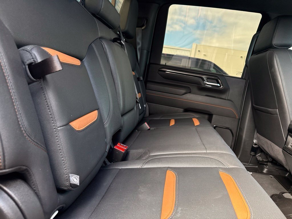 Used 2025 GMC Sierra 2500 AT4 w/ AT4 Premium Plus Package AWD/4WD image 6