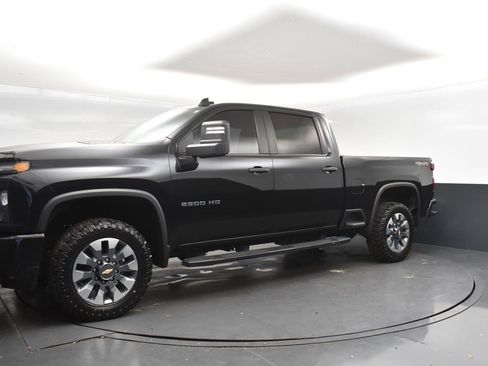 Used 2022 Chevrolet Silverado 2500 Custom w/ Safety Confidence Package image 3