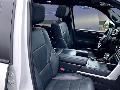 Used 2025 Toyota Sequoia Platinum AWD/4WD image 30