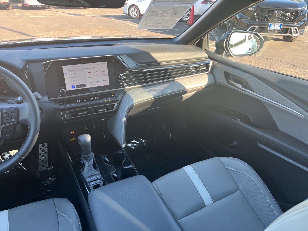 Used 2025 Toyota Camry SE w/ Convenience Package FWD image 38