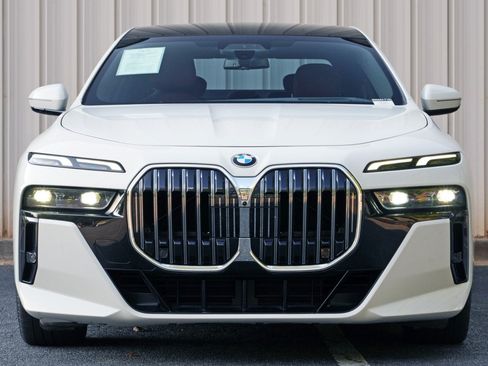 Used 2023 BMW 760i xDrive AWD/4WD image 7